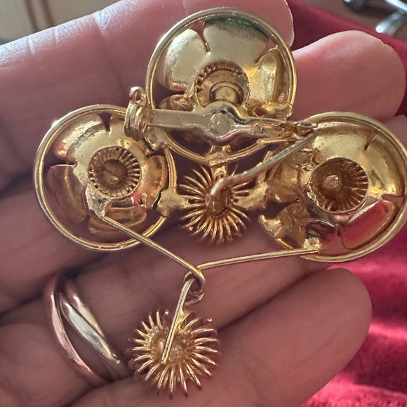 Vintage Goldtone Brooch/Pin - Picture 5 of 6